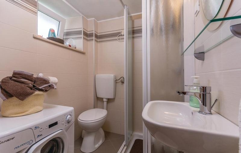 Apartment Nena- Apartman Sa Posebnim Ulazom U Prizemlju, Terasom I Zelenom Okucnicom Rakotule Εξωτερικό φωτογραφία